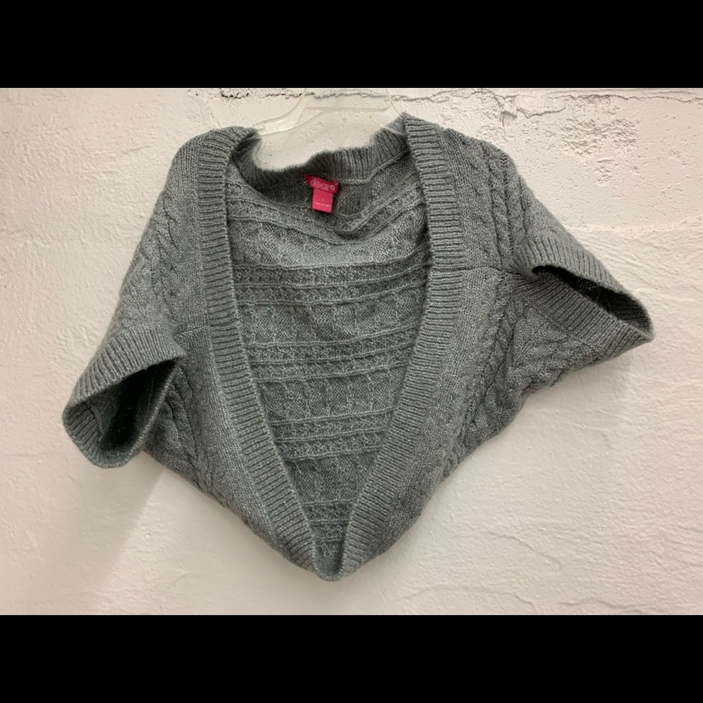 Dear Shrug Sweater Sz L